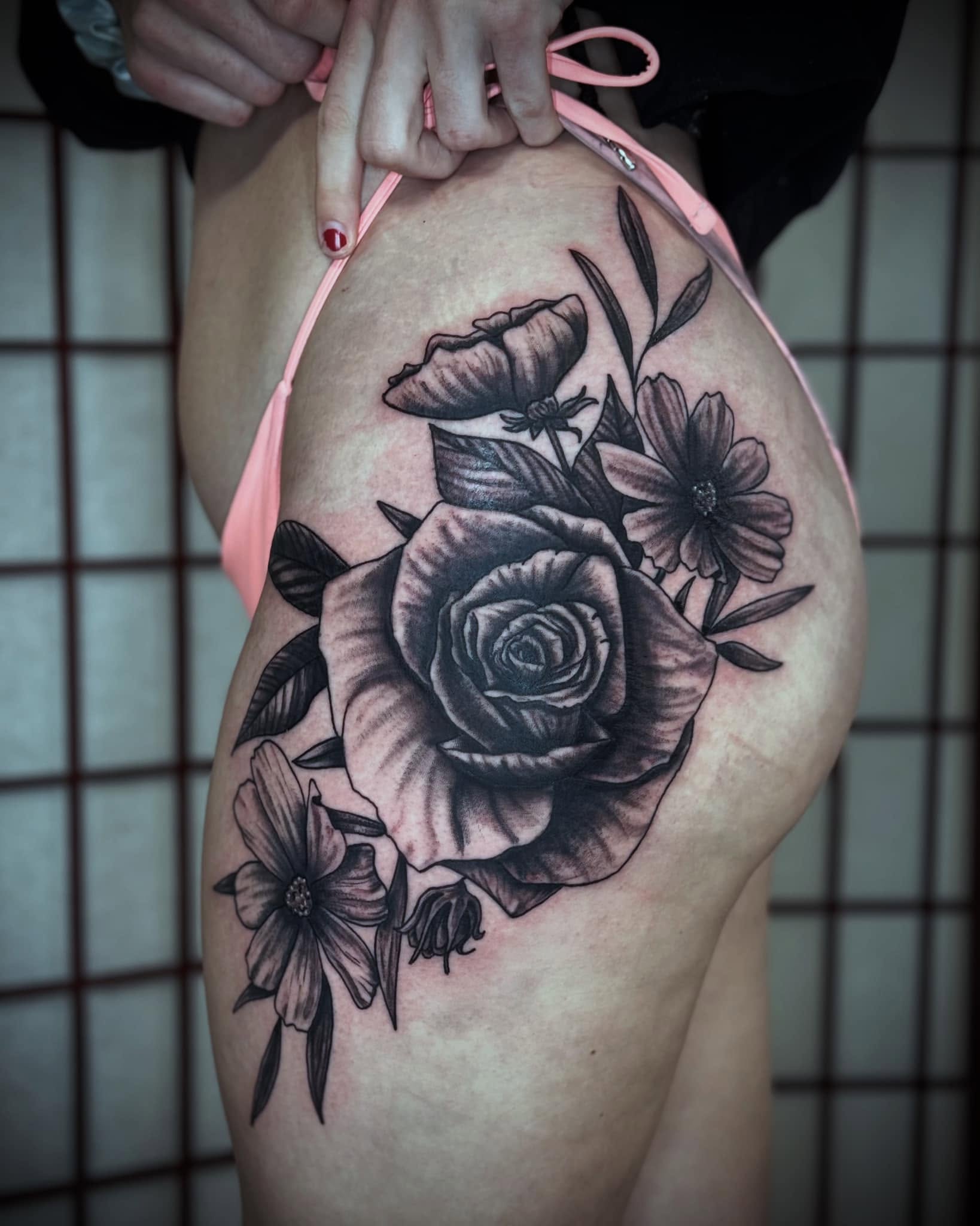 Rose and wildflowers hip piece